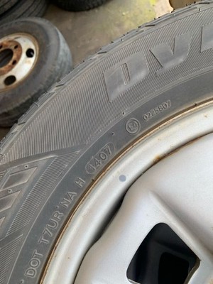 JDM 215/70R15 Toyota Hilux Wheel 4-Book Set Tires Included Center Caps No Tires - Image 4