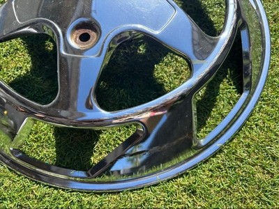 JDM Mitsubishi Canter/Fighter Genuine Chrome Wheel Caps Set of 2 (No Tires) - 画像 (4)