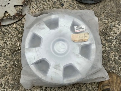 JDM 1 sheet Toyota Hiace 200 series wheel cap (No Tires)
