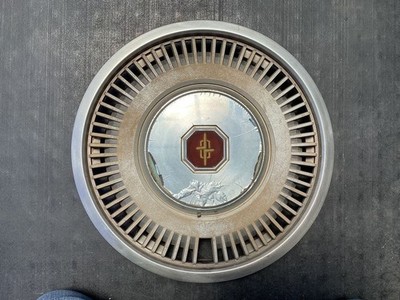 JDM Rare Nissan Cedric genuine wheel caps 4 pieces 330 (No Tires) - 画像 (2)