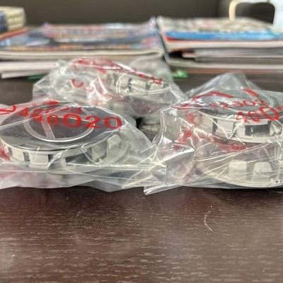 JDM Lexus Genuine Wheel Caps 12-inch Individual Set Part Number 42603- (No Tires) - 画像 (2)