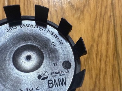 JDM BMW Genuine Wheel Center Caps Set of 4 (No Tires) - 画像 (10)