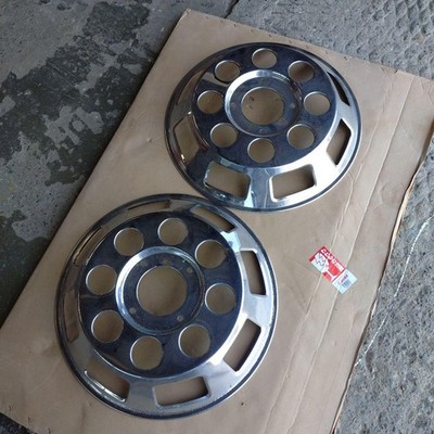 JDM Genuine Isuzu 810 wheel cover. Bracket not included. (No Tires)