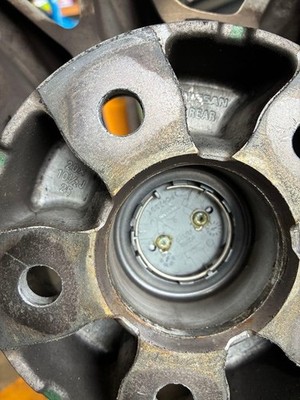 JDM Nissan GT-R mid-cycle wheels (No Tires) - 画像 (4)