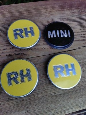 JDM Rare RH Maxi Light Option Center Cap + MINI Center Cap No Tires - Image 3