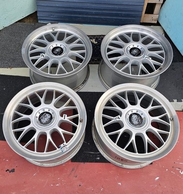 JDM Speedster VS Schwarz varden sport schwarz 17-inch wheels 8J/9J PCD No Tires