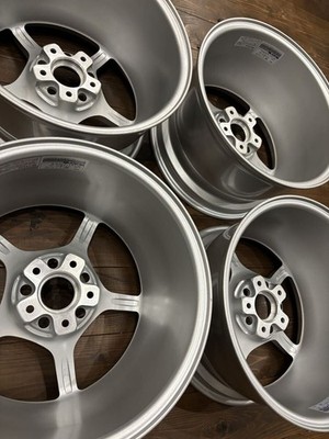 JDM RAYS gram LIGHTS 57C 179.5J +15 5H PCD114.3 4-Book Set Rare Size T No Tires - Image 3