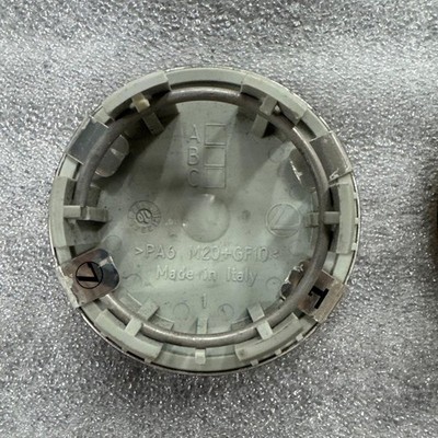 JDM Genuine Ferrari center caps 4-individual used. No Tires - Image 7