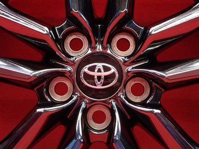 JDM Rare and popular sputtering Toyota Prius Alpha GR Sport genuine us No Tires - Image 8