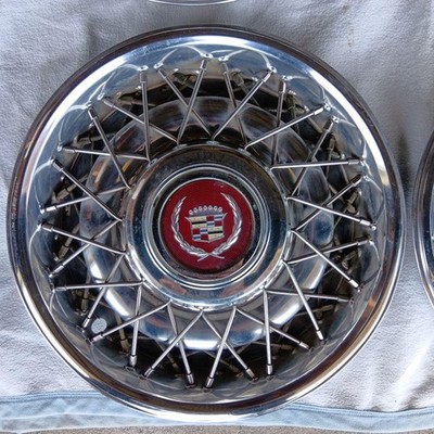 JDM Cadillac Wheel Caps 4 Individual Set Rare No Tires - 画像 (4)