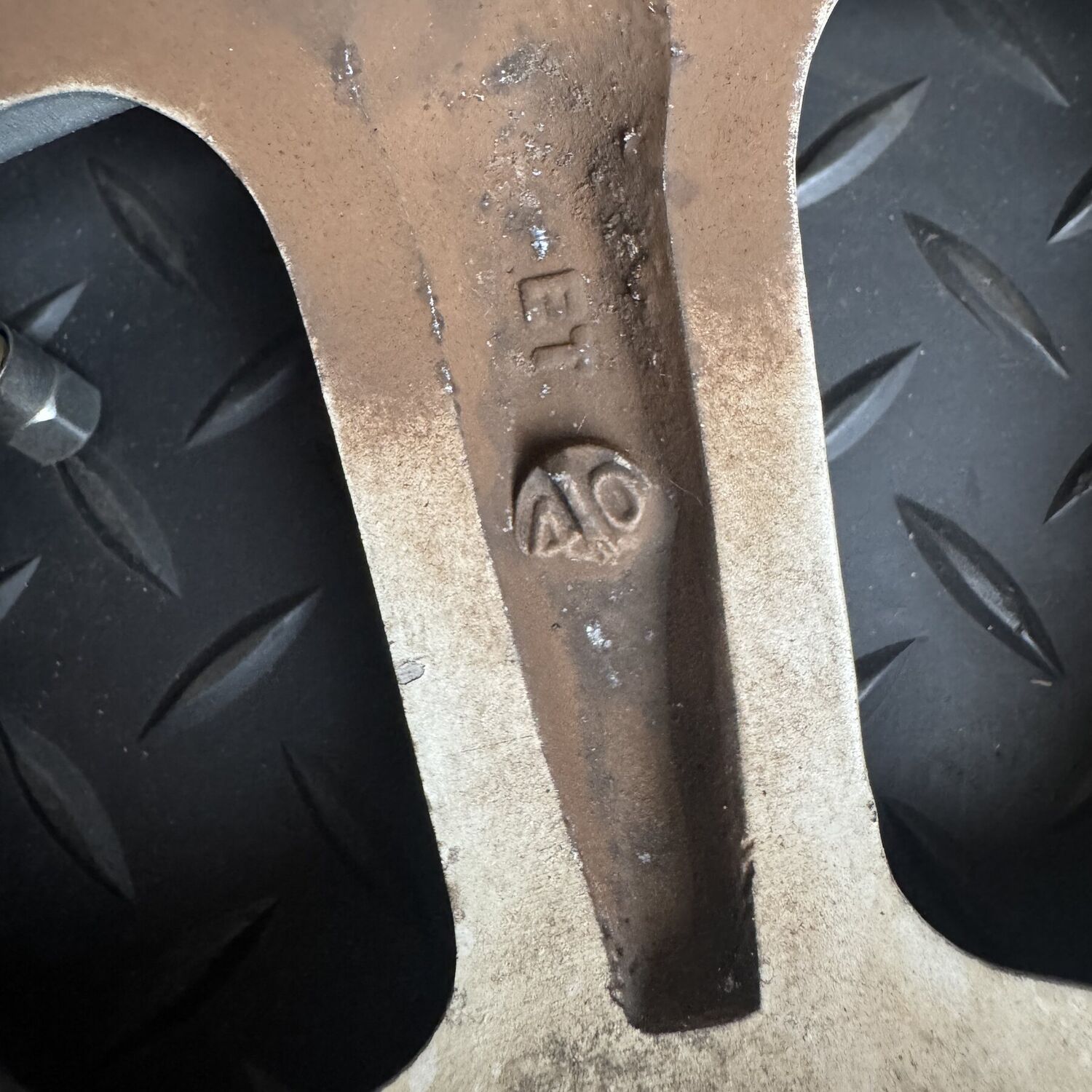 ET and 40 cast into the back of a spoke
