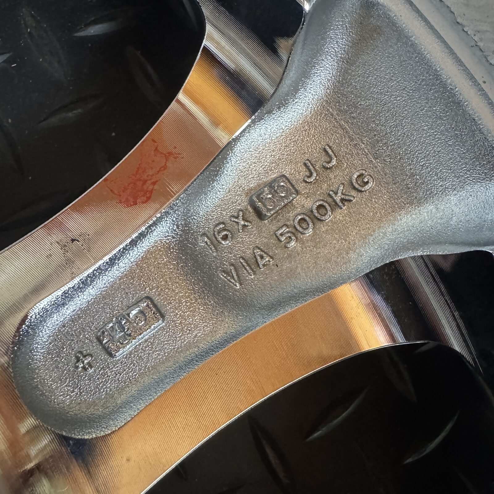 Size, flange profile and load rating cast into the back of a WORK VS-KF spoke