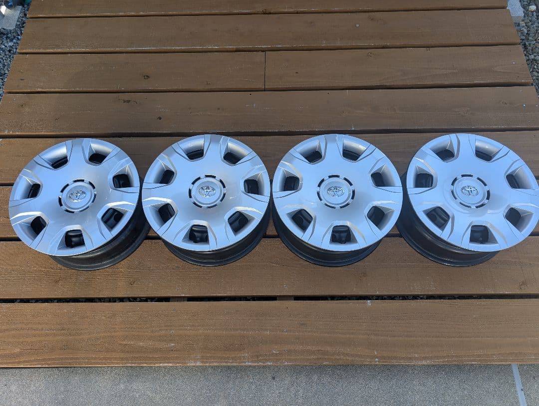 JDM Toyota 15 Wheel Caps 4 Individual Set (No Tires) - 画像 (2)
