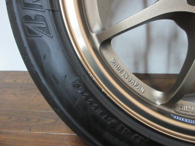 JDM ・RAYS Volk Racing CE28N 14in 5.5J +35 4-hole PCD100 BS RE-71RS 165 (No Tires) - Image 3