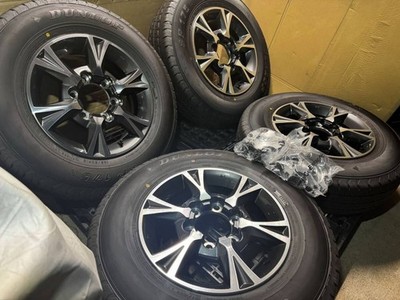 JDM New car Toyota 200 Series Hiace Genuine Option Aluminum Wheels 6j+ (No Tires) - Image 2
