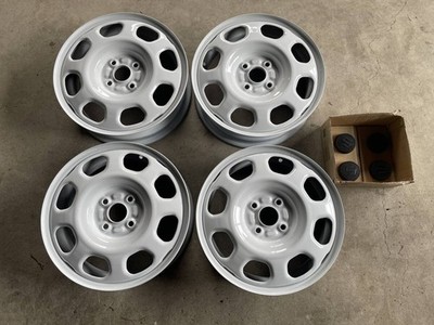 JDM Rare WhiteTiny Kihasler Genuine White 15x4.5J 4H PCD100 for Kei Ca (No Tires)