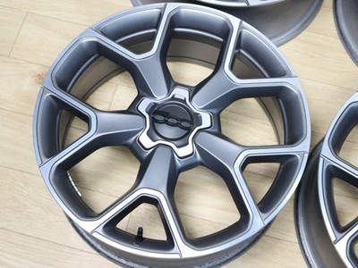 JDM Rare Item FIAT 500X sports Genuine 7.5J +40 19in PCD110 5-hole 4 (No Tires) - Image 3