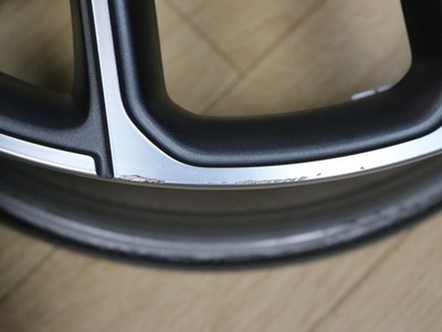 JDM Rare Item FIAT 500X sports Genuine 7.5J +40 19in PCD110 5-hole 4 (No Tires) - Image 7