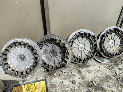 JDM Nissan first-generation Leopard F30 series wheel caps (No Tires) - Image 8
