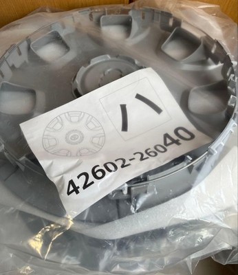 JDM Toyota Hiace 8th Generation Super GL Genuine Wheel Caps 4 pieces (No Tires) - Image 3