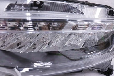 JDM 200-755-VLED Left Headlight KOITO 100-18661 Genuine Honda Assembly (No Tires) - Image 2