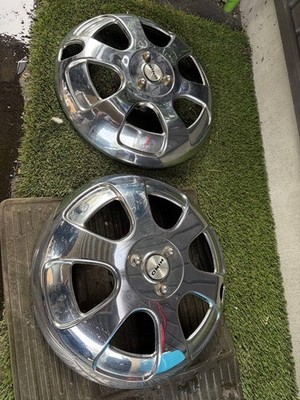 JDM Genuine Hino wheel caps set of 2 some dents present. (No Tires)