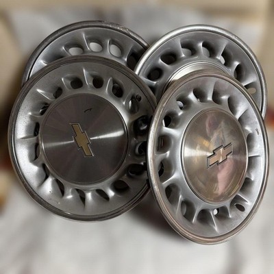 JDM Chevrolet 15-inch wheel caps Caprice 4 Individual set. (No Tires)