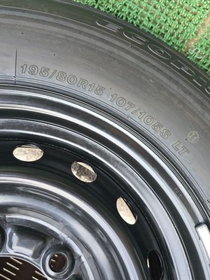 JDM Toyota Hiace Genuine Tire and Wheel Set 1pc 195/80R15 ² New Car (No Tires) - Image 2