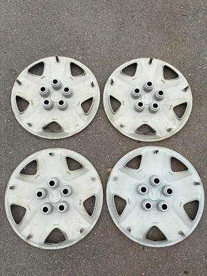 JDM Honda CRV RD1 Genuine Hub Caps 4 pieces (No Tires) - Image 2