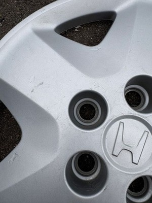 JDM Honda CRV RD1 Genuine Hub Caps 4 pieces (No Tires) - Image 3