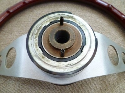 JDM NISSAN Pulsar N10 Cherry E10/F10/11 Original Steering Wheel DATSUN (No Tires) - Image 4