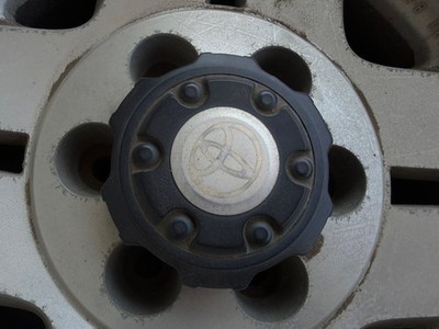 JDM Used Toyota Genuine Wheels and Tires 265/70R15 Bridgestone 4-Wheel Set (No Tires) - Image 7