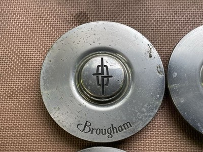 JDM Used Nissan Cedric Y31 Early Model Wheel Center Cap for Aluminum W (No Tires) - Image 2