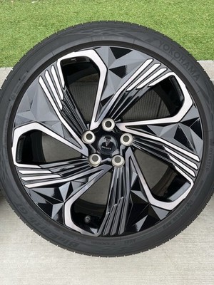 JDM Extreme Toyota 60 Prius Z Genuine Option Modellista WingDancer XIX (No Tires) - Image 4