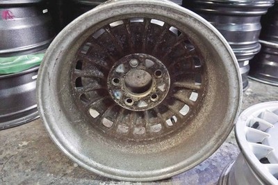 JDM Classic car Nissan Y31 Cedric Brougham genuine 15in 6J +40 PCD114. (No Tires) - Image 10