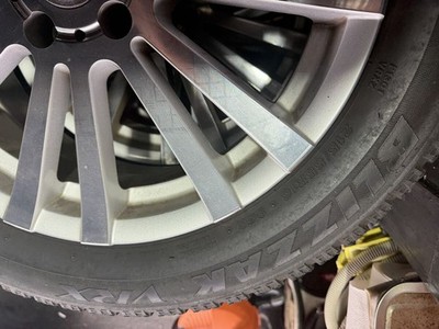 JDM BRIDGESTONE BLIZZAK VRX Studless Tires 4-Piece Set 215/55R18 RAYS (No Tires) - Image 5