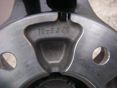 JDM New car Fairlady Z Z34 late model Bar John S with genuine wheels + (No Tires) - Image 9