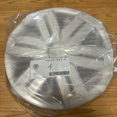 JDM Genuine Daihatsu wheel cap 42602-B5110 (No Tires)