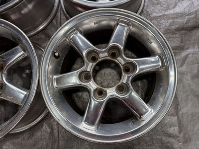 JDM Rare Chrome Plated Nissan Terrano Genuine 15x7j +40 6-hole PCD139. (No Tires) - Image 2