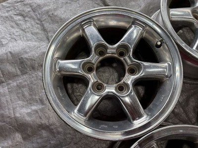 JDM Rare Chrome Plated Nissan Terrano Genuine 15x7j +40 6-hole PCD139. (No Tires) - Image 3