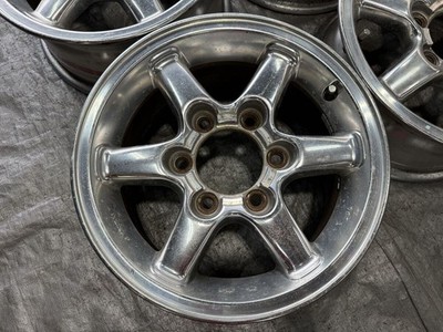 JDM Rare Chrome Plated Nissan Terrano Genuine 15x7j +40 6-hole PCD139. (No Tires) - Image 4