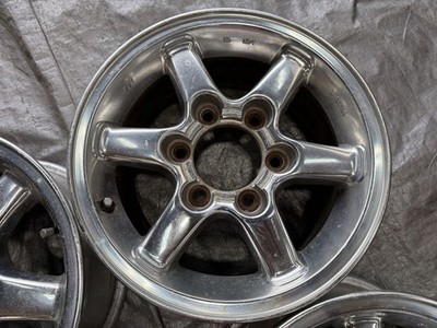 JDM Rare Chrome Plated Nissan Terrano Genuine 15x7j +40 6-hole PCD139. (No Tires) - Image 5