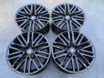 JDM Toyota 210 Series Crown Genuine 18-inch Gloss Black 4-Wheel Set (No Tires)