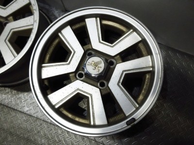 JDM Rare Toyota 10th Series Soarer late model with genuine 15x6J+20 whe (No Tires) - Image 2