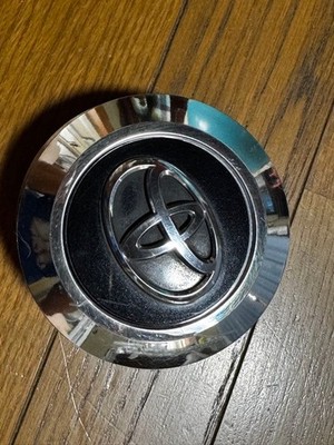 JDM Toyota center caps for Land Cruiser Prado 200 250 and 300 series. (No Tires) - Image 4