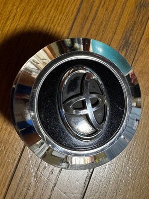 JDM Toyota center caps for Land Cruiser Prado 200 250 and 300 series. (No Tires) - Image 6
