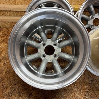 JDM SizeWatanabeRtype159J-13/12J-51114.3/4 holesClassic cars: Skyline (No Tires) - Image 2