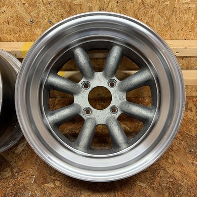 JDM SizeWatanabeRtype159J-13/12J-51114.3/4 holesClassic cars: Skyline (No Tires) - Image 8