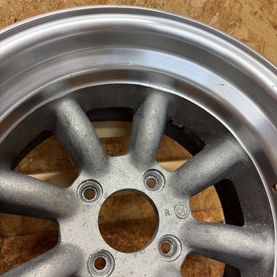 JDM SizeWatanabeRtype159J-13/12J-51114.3/4 holesClassic cars: Skyline (No Tires) - Image 9