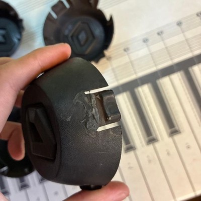 JDM First-generation Renault Kangoo genuine hub caps 4-individual set. (No Tires) - Image 5